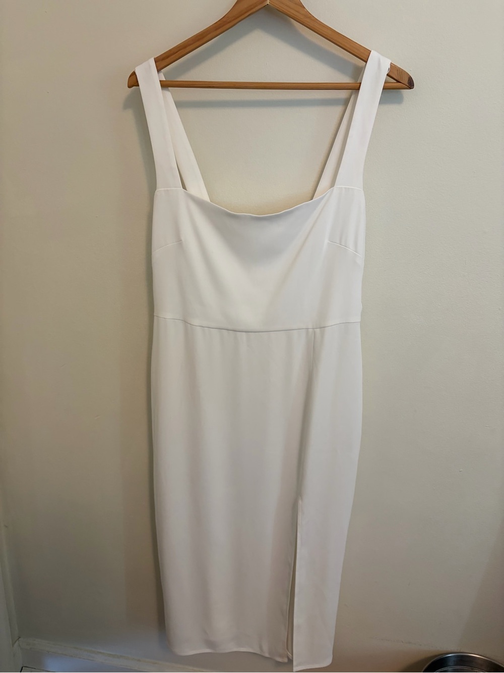 Aritzia Babaton 90s Slit Dress white